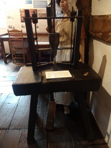 Example of a pin heading machine